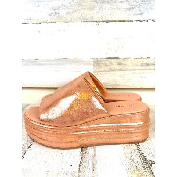 Free People Shoes - Free People Womens 7 Rose Gold Leather Harbor Platform Slip On Sandals